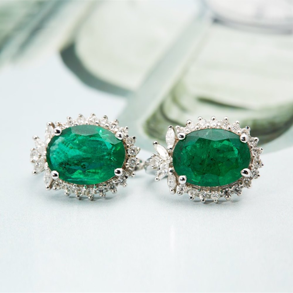 18k white gold emerald and diamond earrings