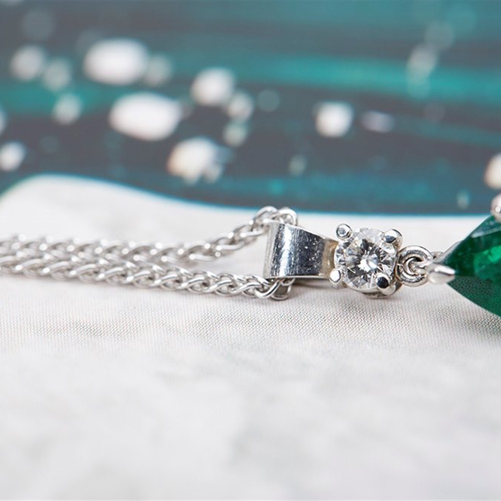 18k White Gold 18K White Gold 3.80cts Colombian Emerald & 0.20cts Diamond Pendant Necklace