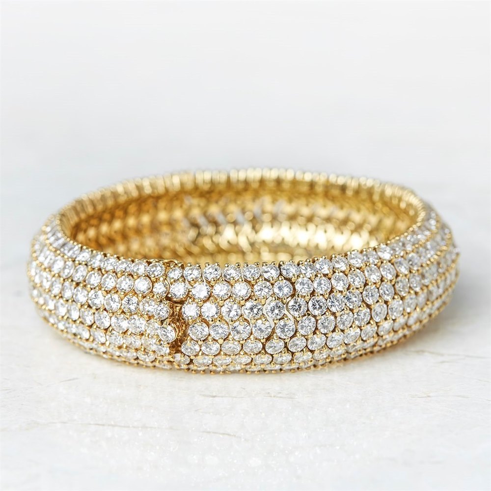 Diamond 18k Yellow Gold Round Brilliant Cut 49.00ct Diamond Cluster Bracelet