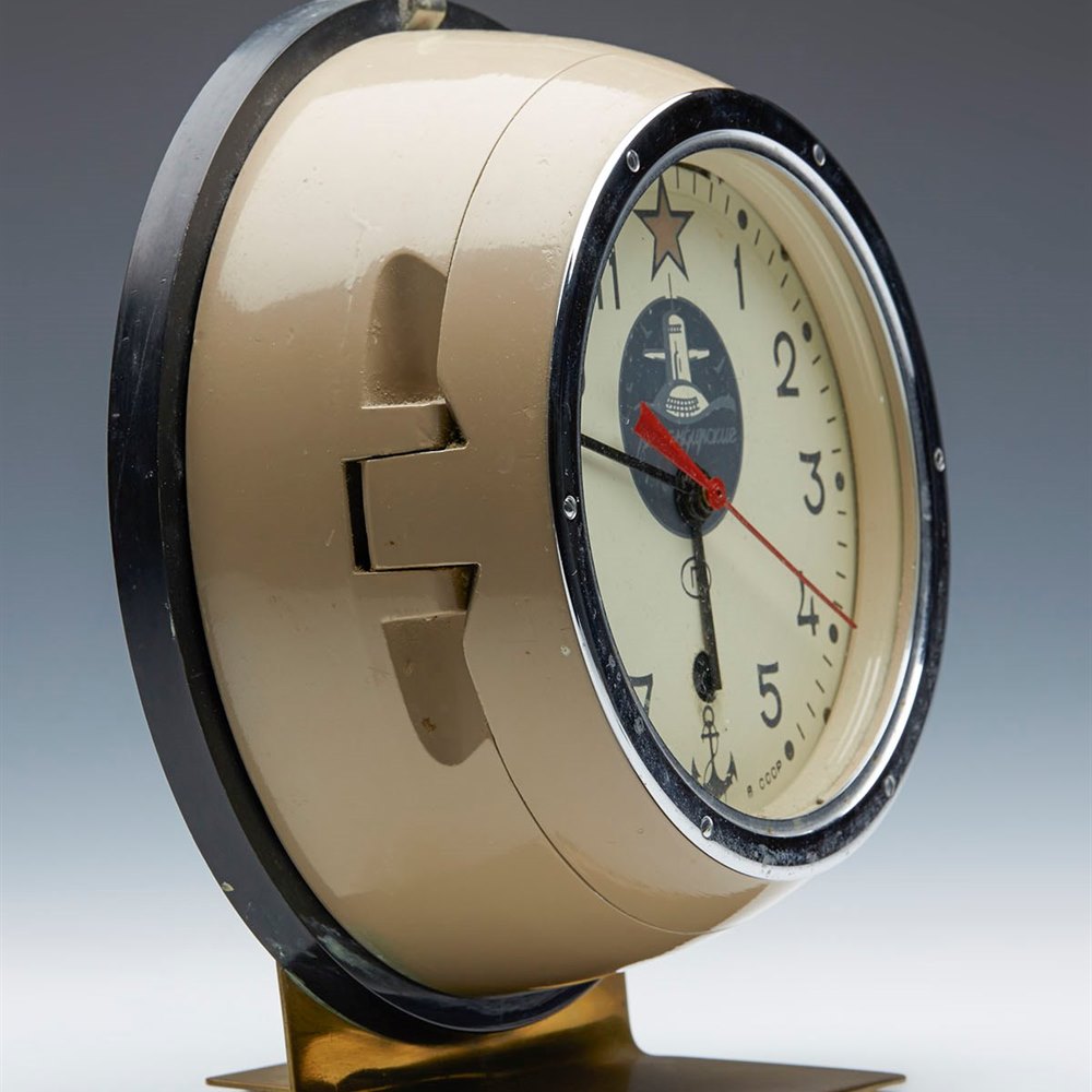 Морские часы купить. Часы судовые Тайфун. Часы с подводной лодки. Корабельные часы. Судовые часы на подводной лодке.