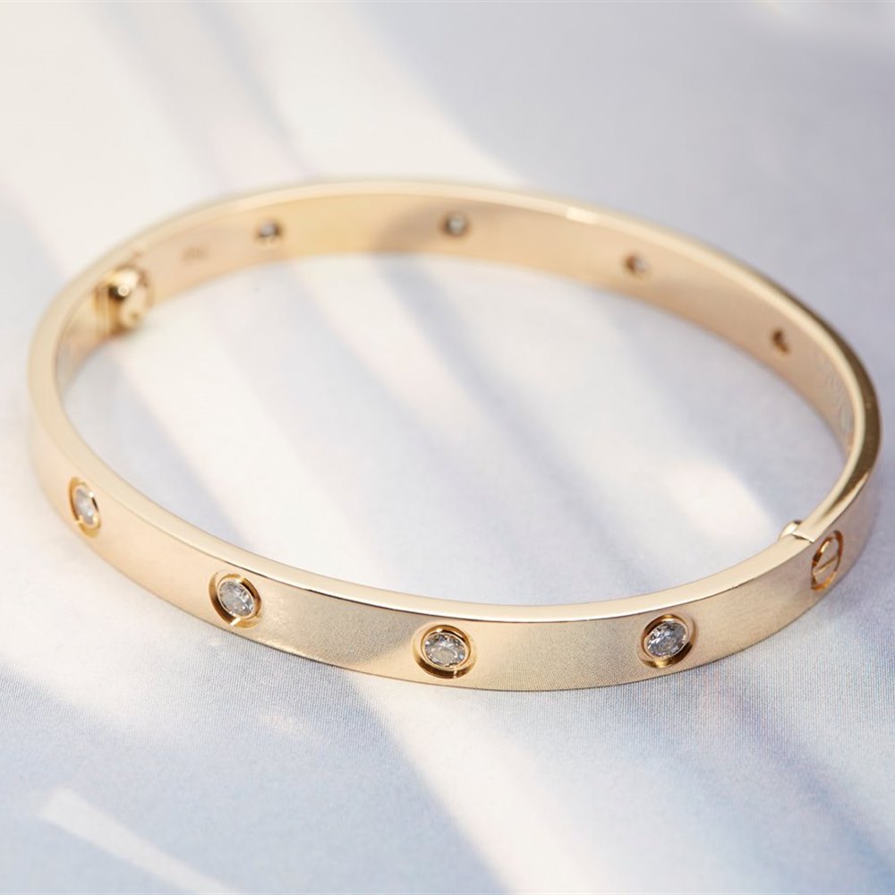 Cartier 18k Yellow Gold Full Diamond Love Bangle Size 18
