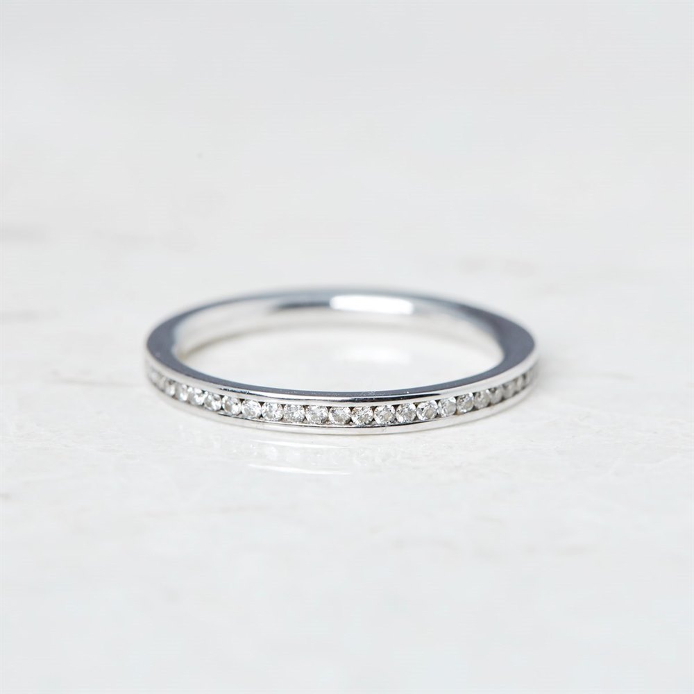 18k White Gold, total weight - 2.36 grams 18k White Gold 0.25ct Diamond Half Eternity Ring