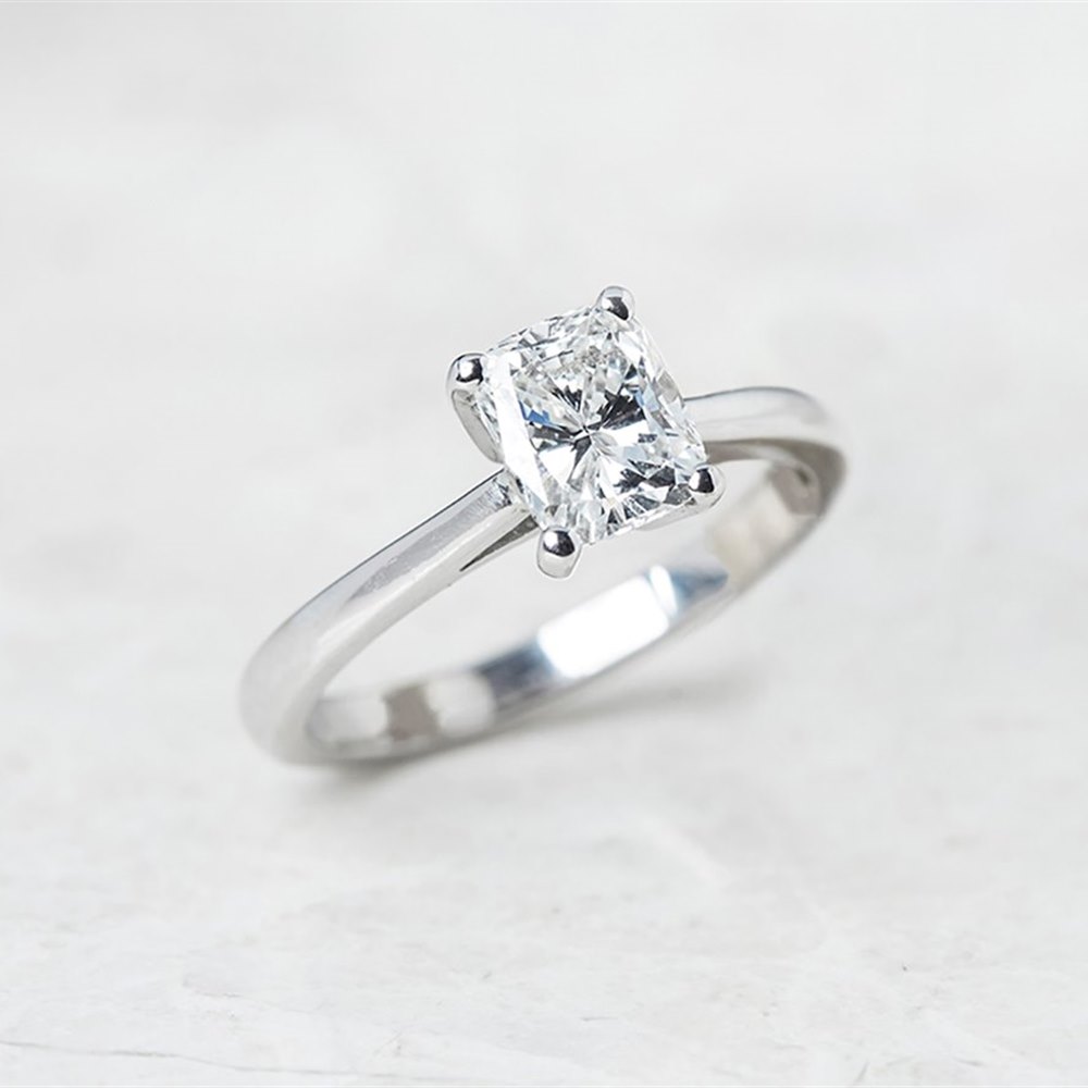 18k White Gold, total weight - 3.53 grams 18k White Gold Cushion Cut 1.03ct Diamond Ring
