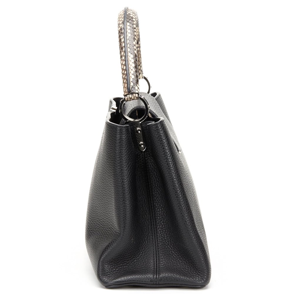 Louis Vuitton Capucines MM 2015 HB396 | Second Hand Handbags | Xupes