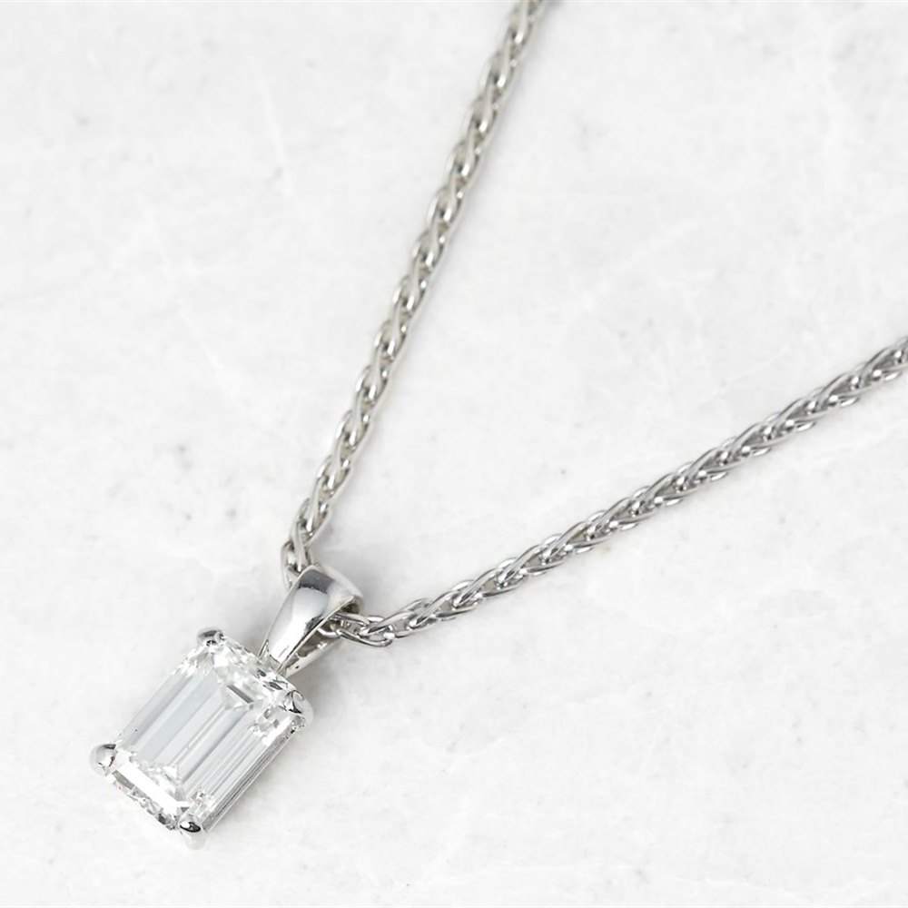 18k White Gold, total weight - 6.72 grams 18k White Gold Emerald Cut 1.75ct Diamond Necklace