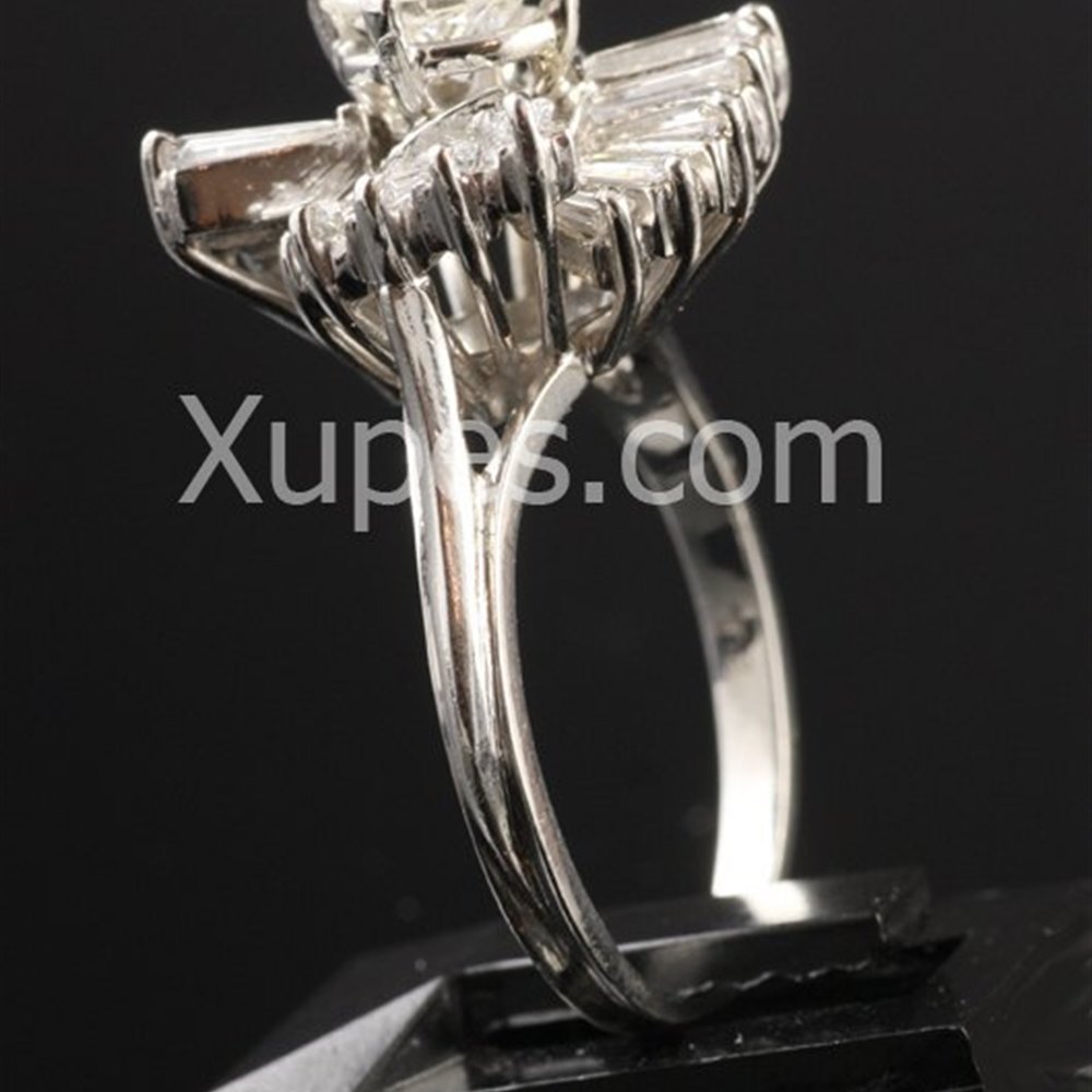 14k White Gold 1950'S 14K White Gold Diamond Cluster Ring