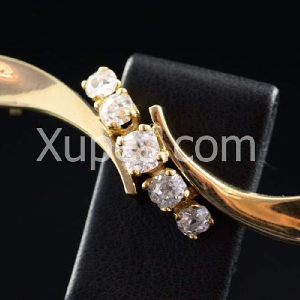 18k Yellow Gold 1910 18K Yellow Gold 5 Diamond Brooch
