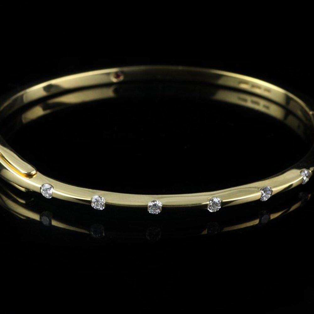 Mappin & Webb Roberto Coin Classica Parisienne 18K Yellow Gold 1 Row Diamond Bangle Bracelet
