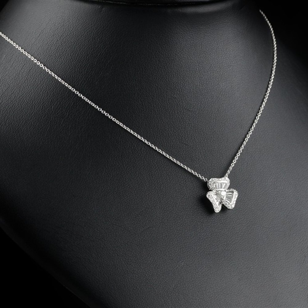 Mappin & Webb Fire & Ice Clover Diamond Pendant Necklace