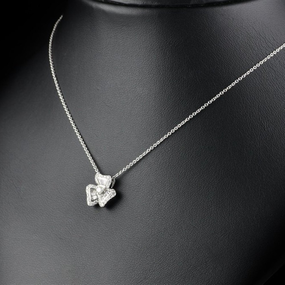Mappin & Webb Fire & Ice Clover Diamond Pendant Necklace