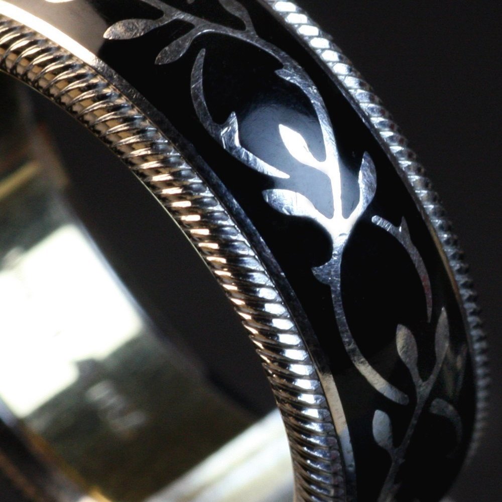 Wellendorff Hibiscus 18k White Gold Diamond Black Ring
