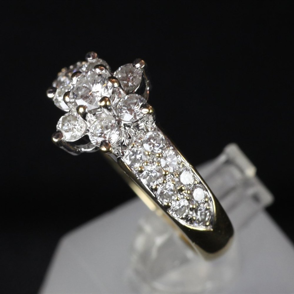 18ct Yellow Gold 18ct Yellow Gold & Diamond Cluster Ring