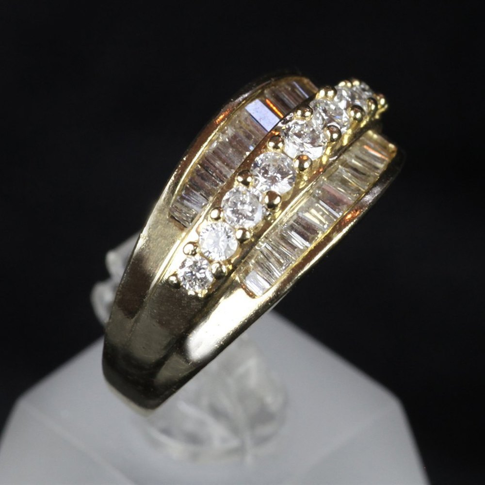 14ct Gold Vinatge 14ct Gold Diamond Ring