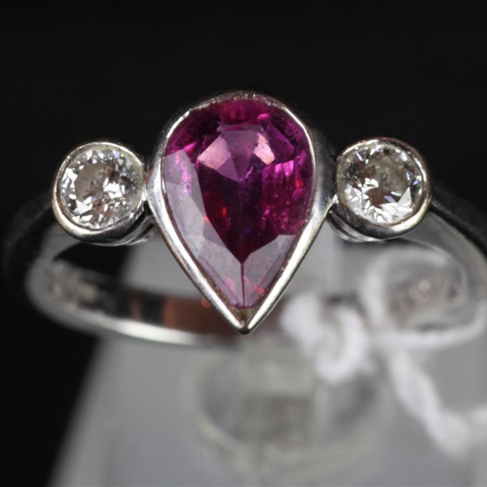 18ct White Gold Pink Pear Shaped Sapphire & Diamond Ring