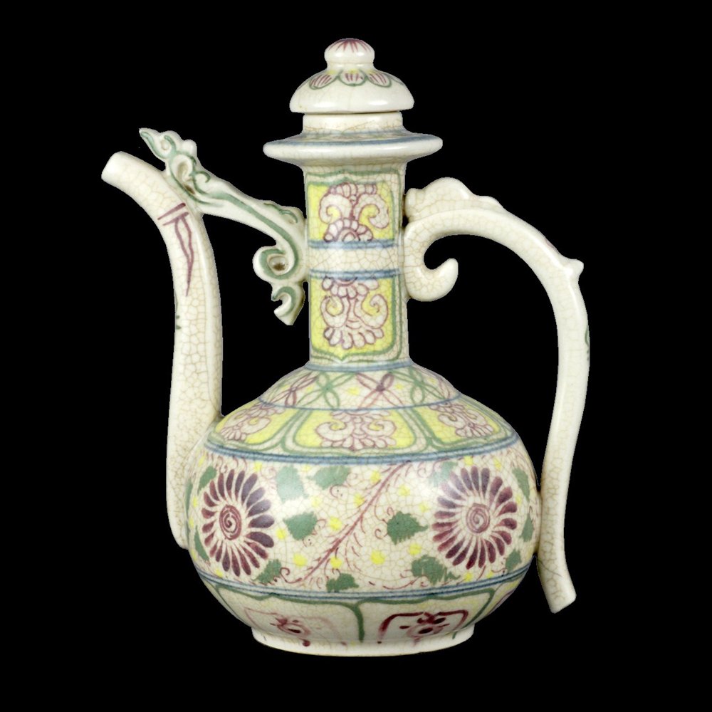 CRACQUEL GLAZE MING STYLE EWER Believed early 20th Century or possibly earlier
