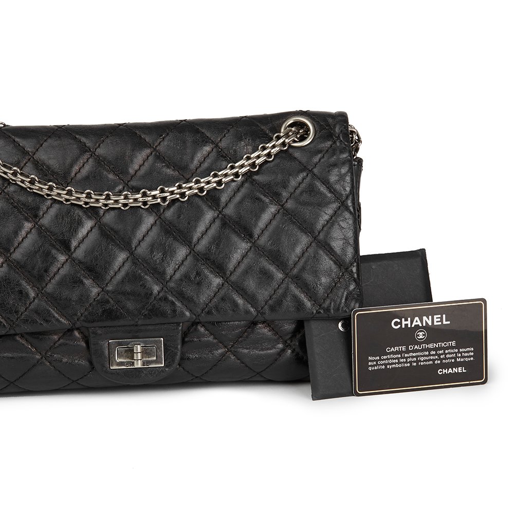 chanel black reissue 226