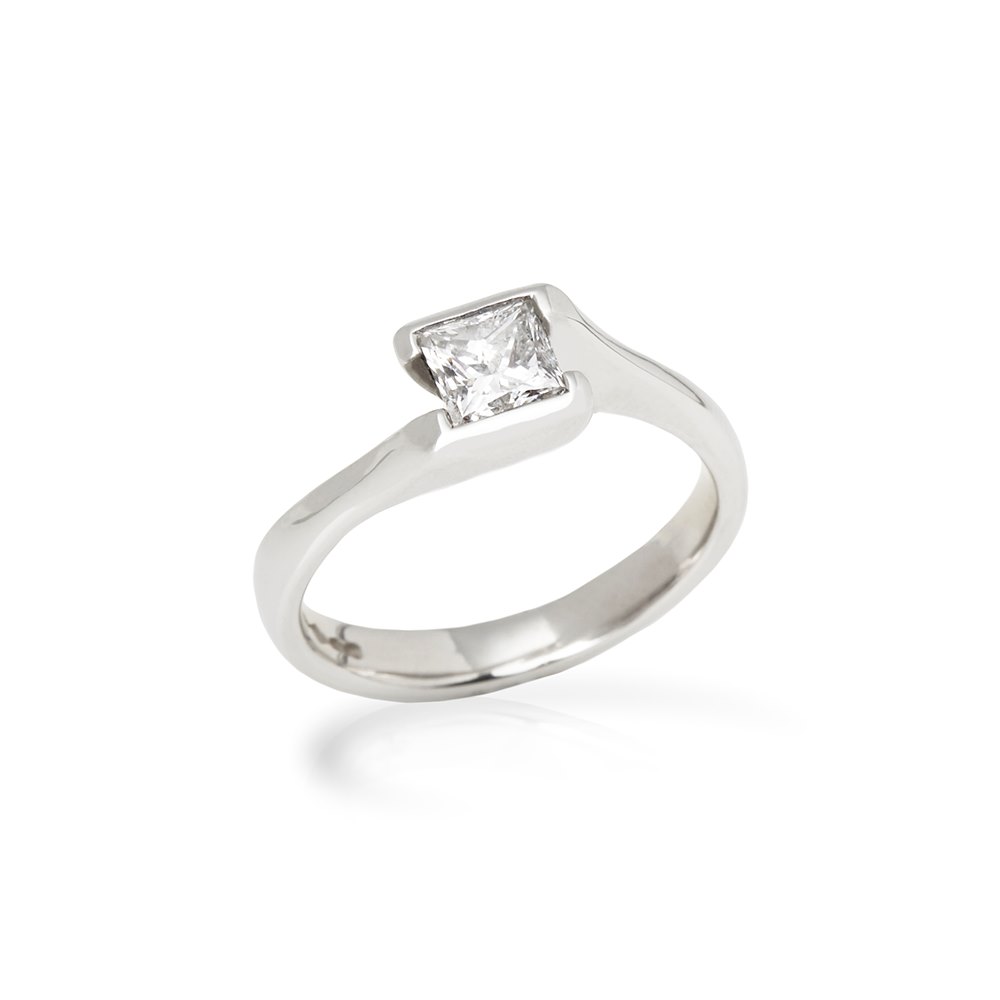 Diamanten Platinum Princess Cut Diamond Engagement Ring