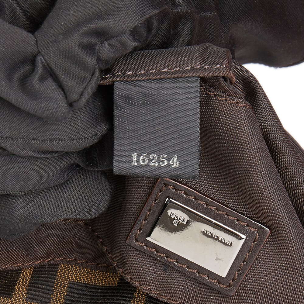 Fendi Mini Baguette 2000&#39;s HB1976 | Second Hand Handbags | Xupes