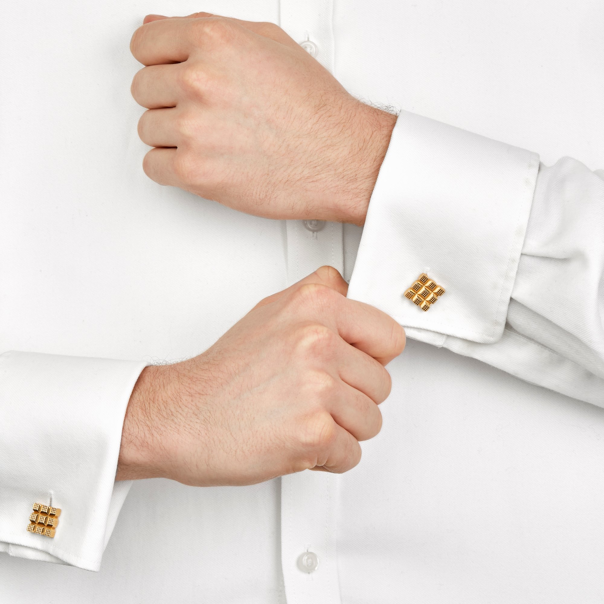 Kutchinsky 18k Yellow Gold Vintage Square Grooved Cufflinks