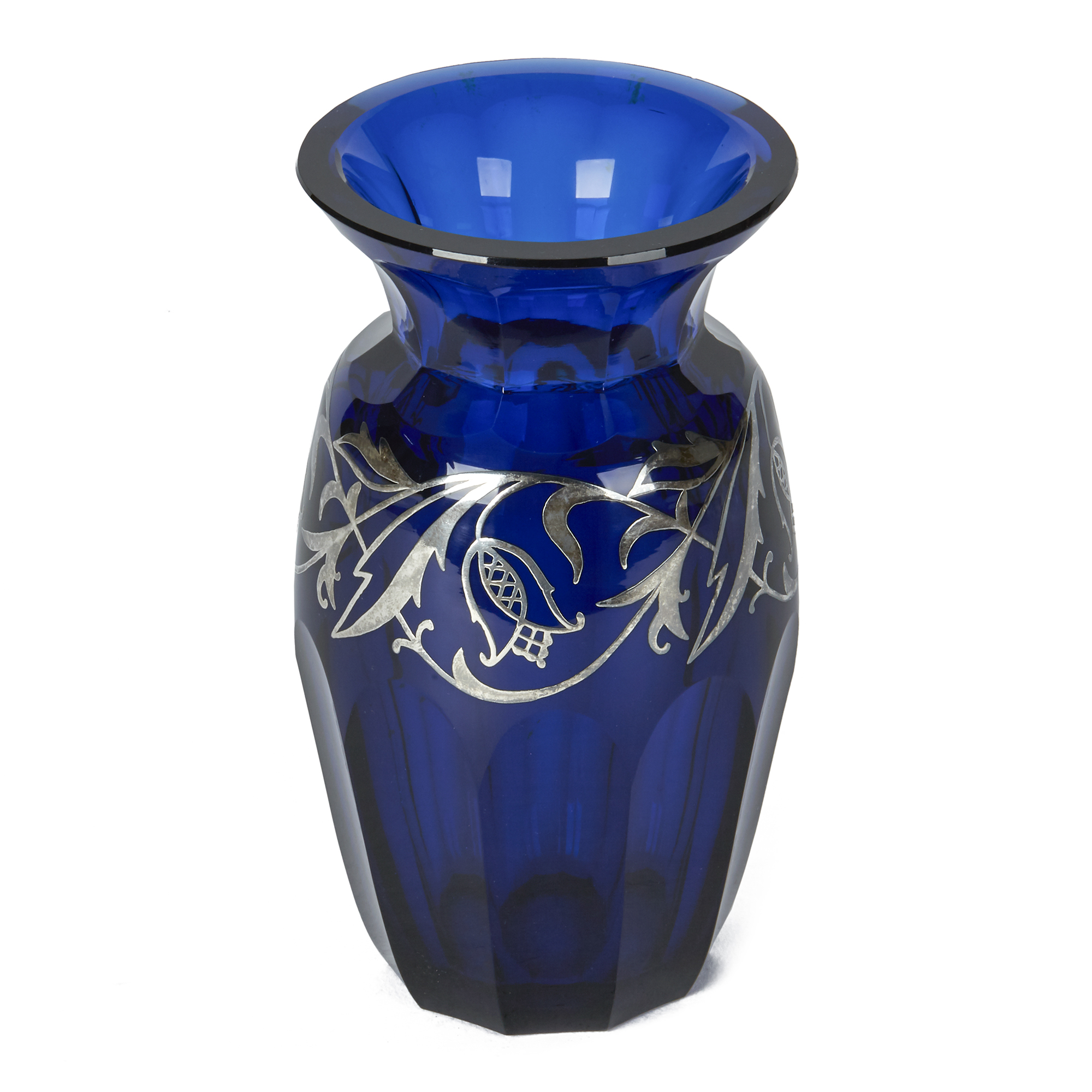 Featured image of post Blue Glass Vase Cheap / Whether it&#039;s a tall vase for a corner or a set for the kitchen counter, our wide collection will have you spoilt for choice.