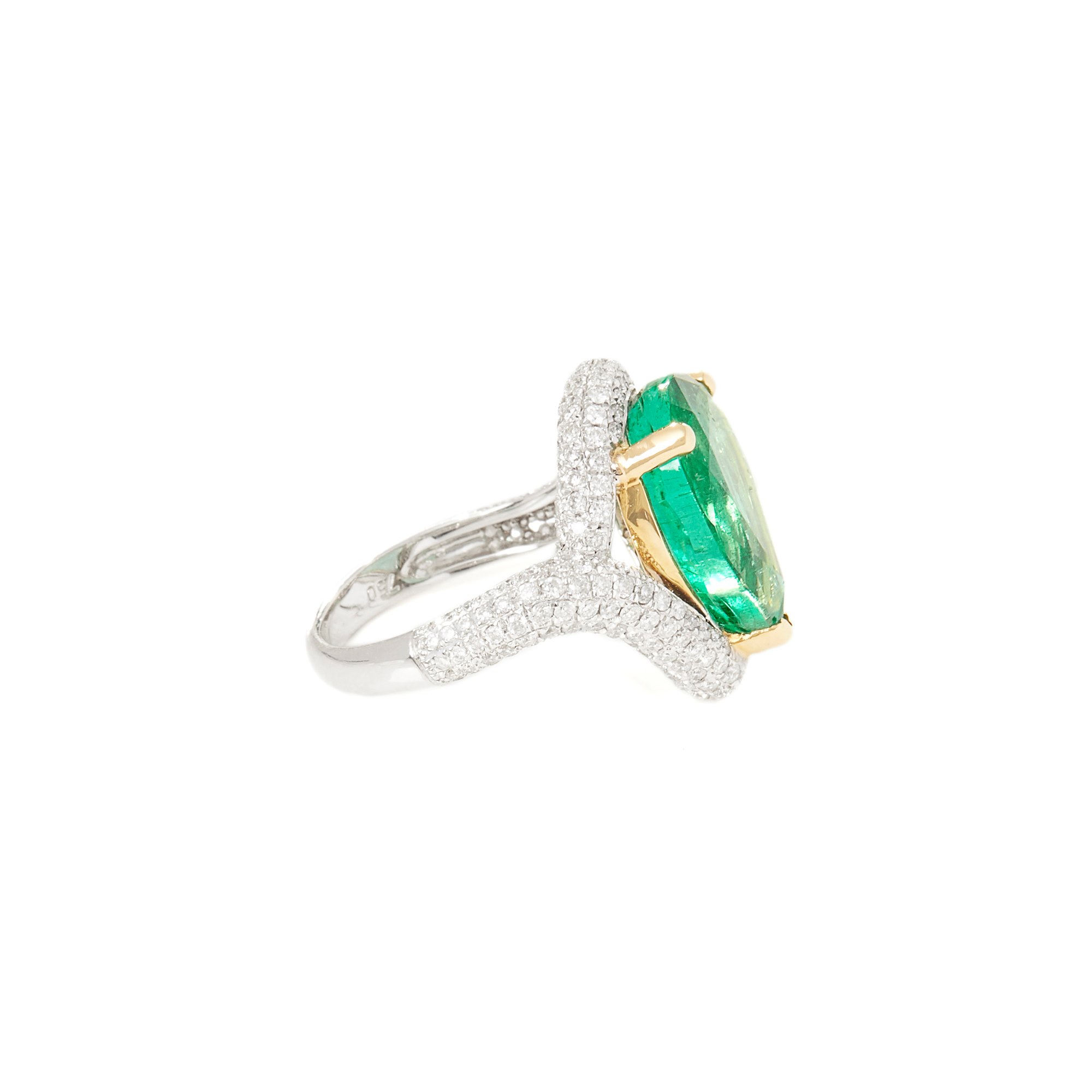 David Jerome Certified 7.04ct Untreated Colombian Emerald and Diamond 18ct Gold Ring