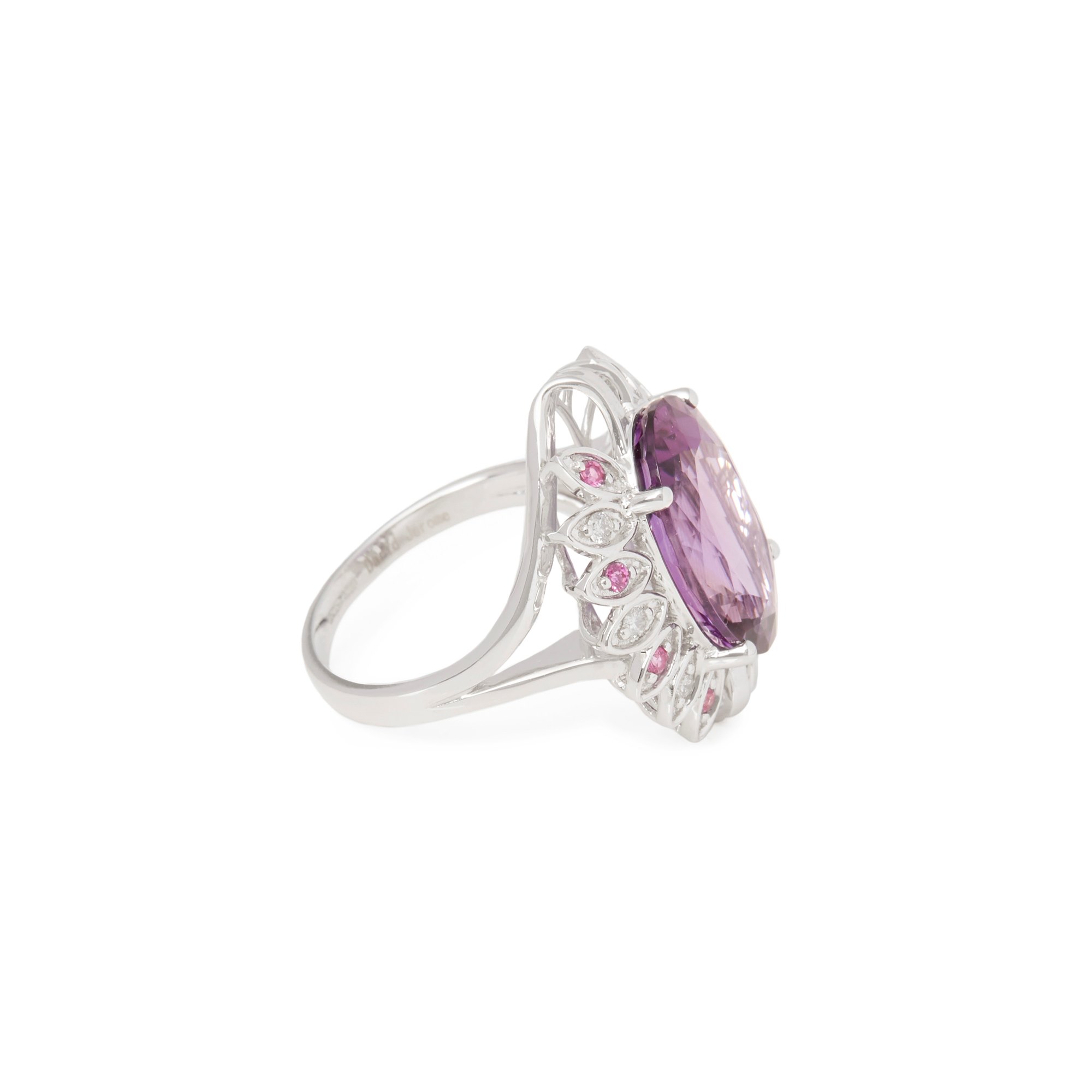 David Jerome Certified 7.07ct Untreated Russian Oval Cut Amethyst and Diamond 18ct gold Ring