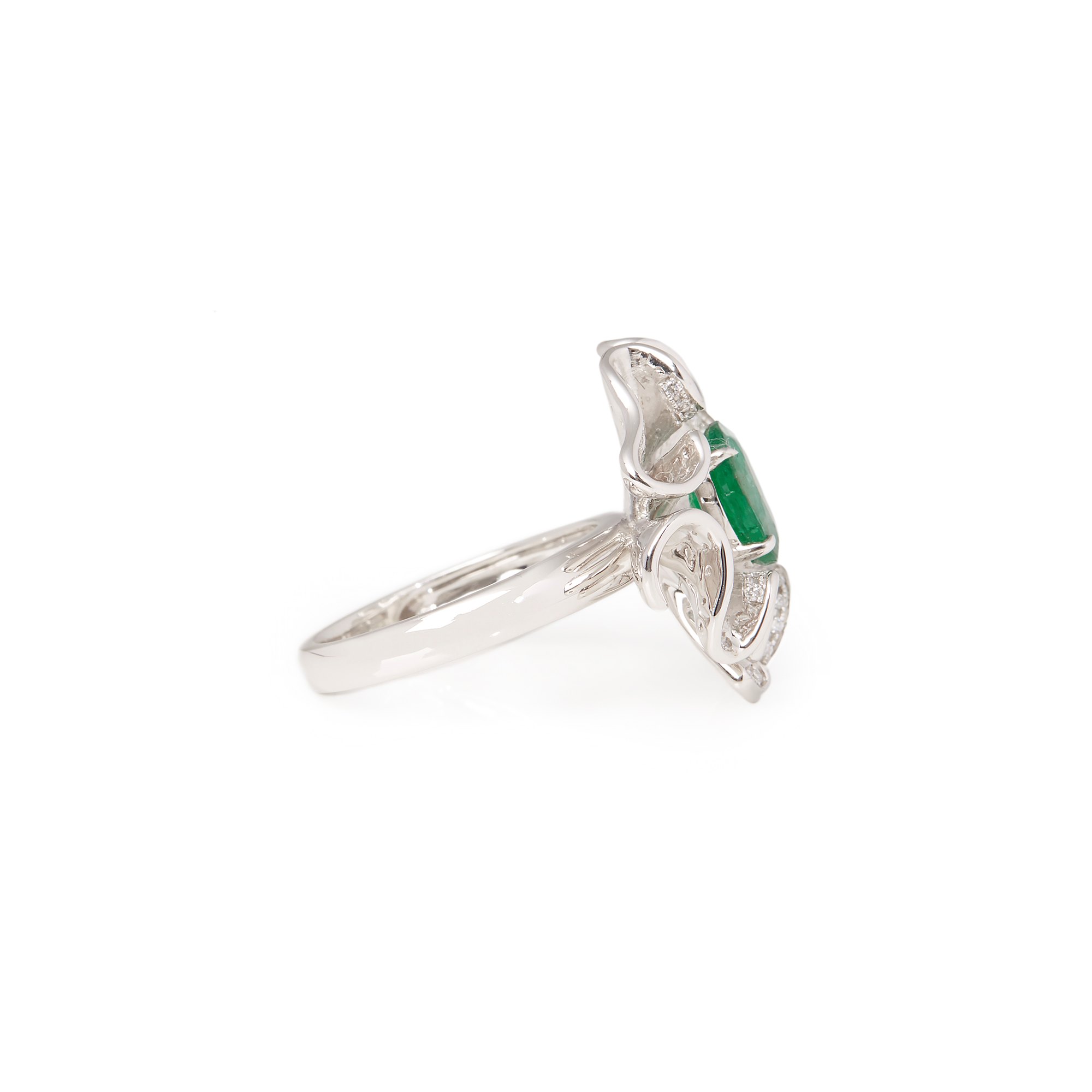 David Jerome Certified 1.69ct Oval cut Emerald and Diamond 18ct gold Ring