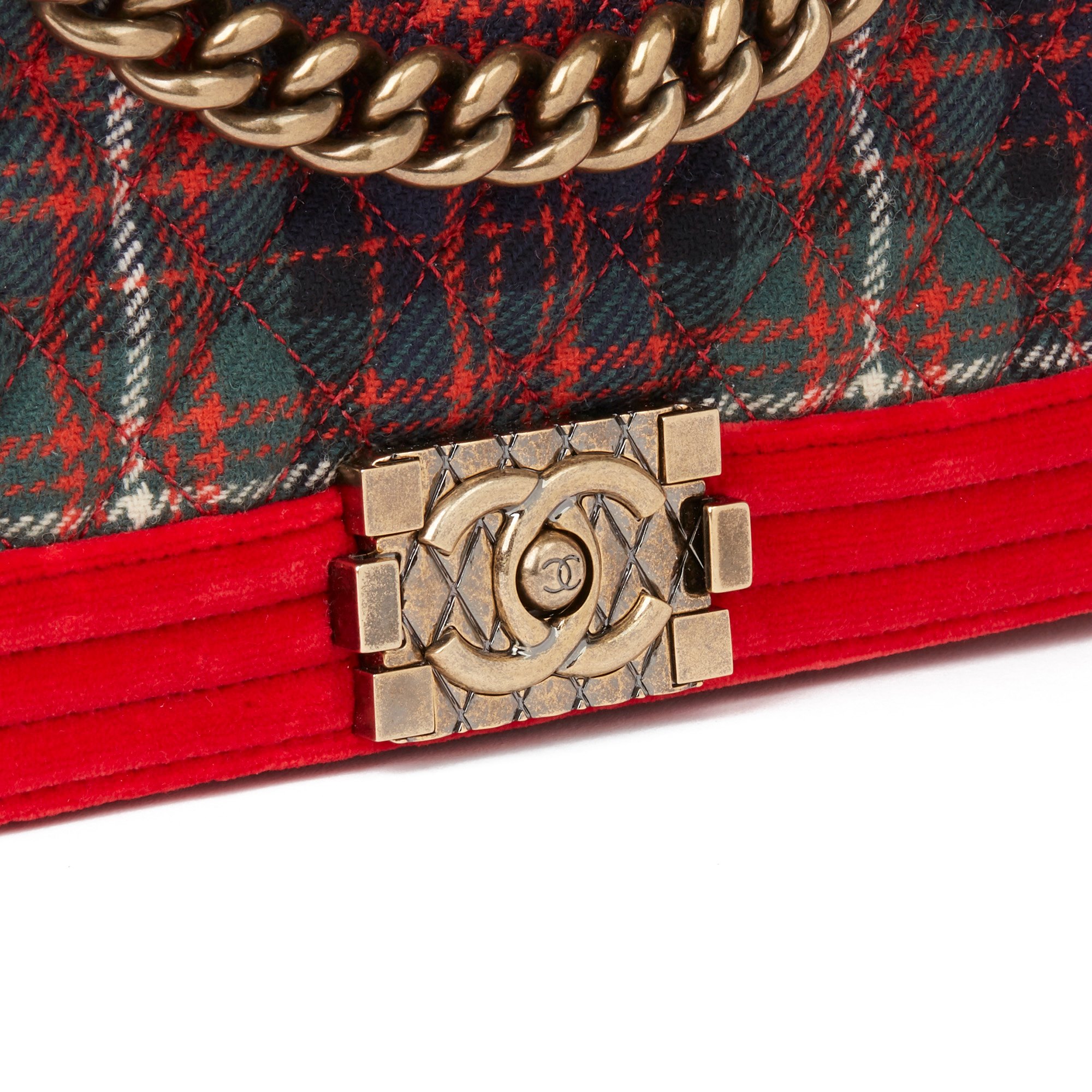 Chanel Medium Le Boy 2014 HB3433 | Second Hand Handbags | Xupes