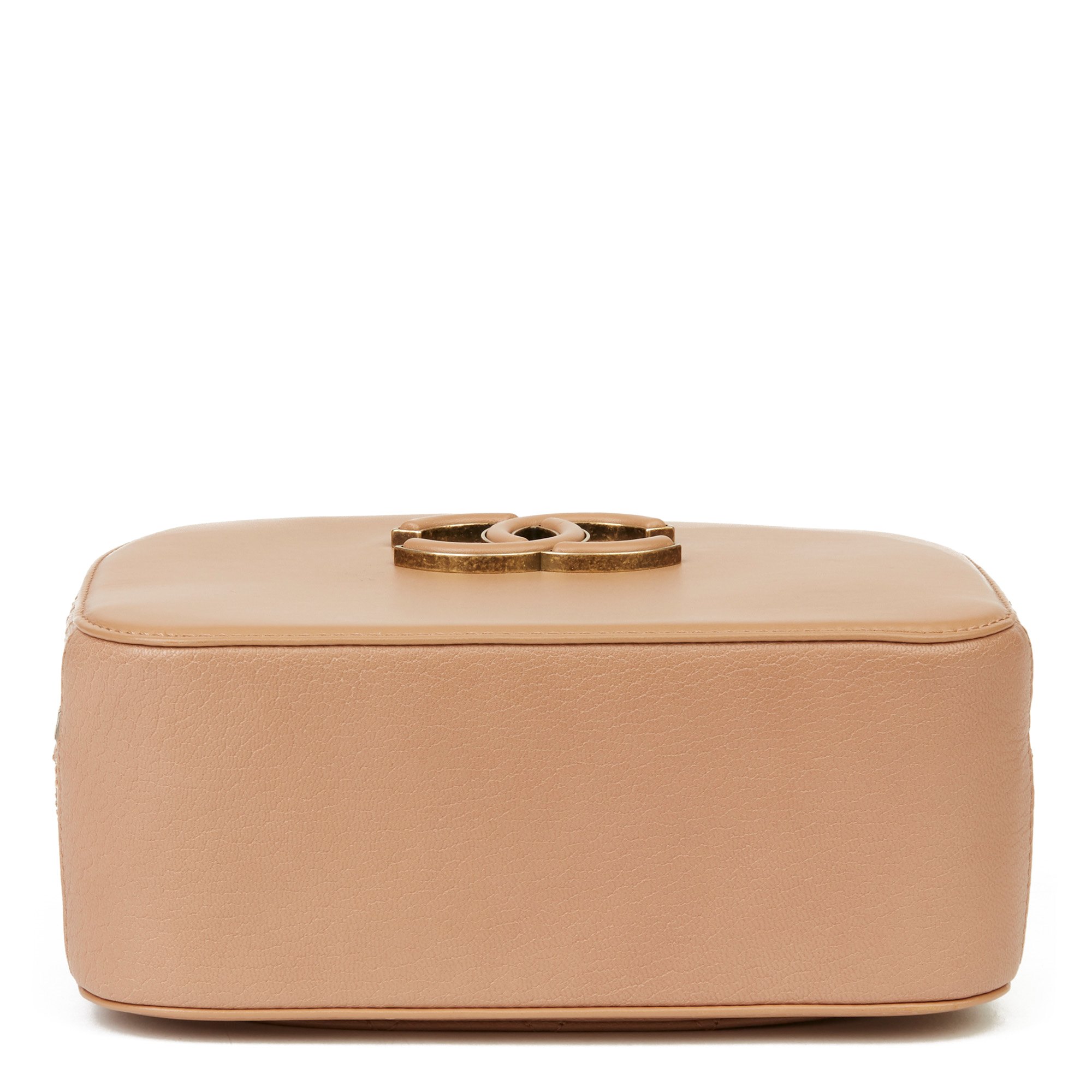 Chanel Small Coco Curve Vanity Bag 2017 HB3474 | Second Hand Handbags