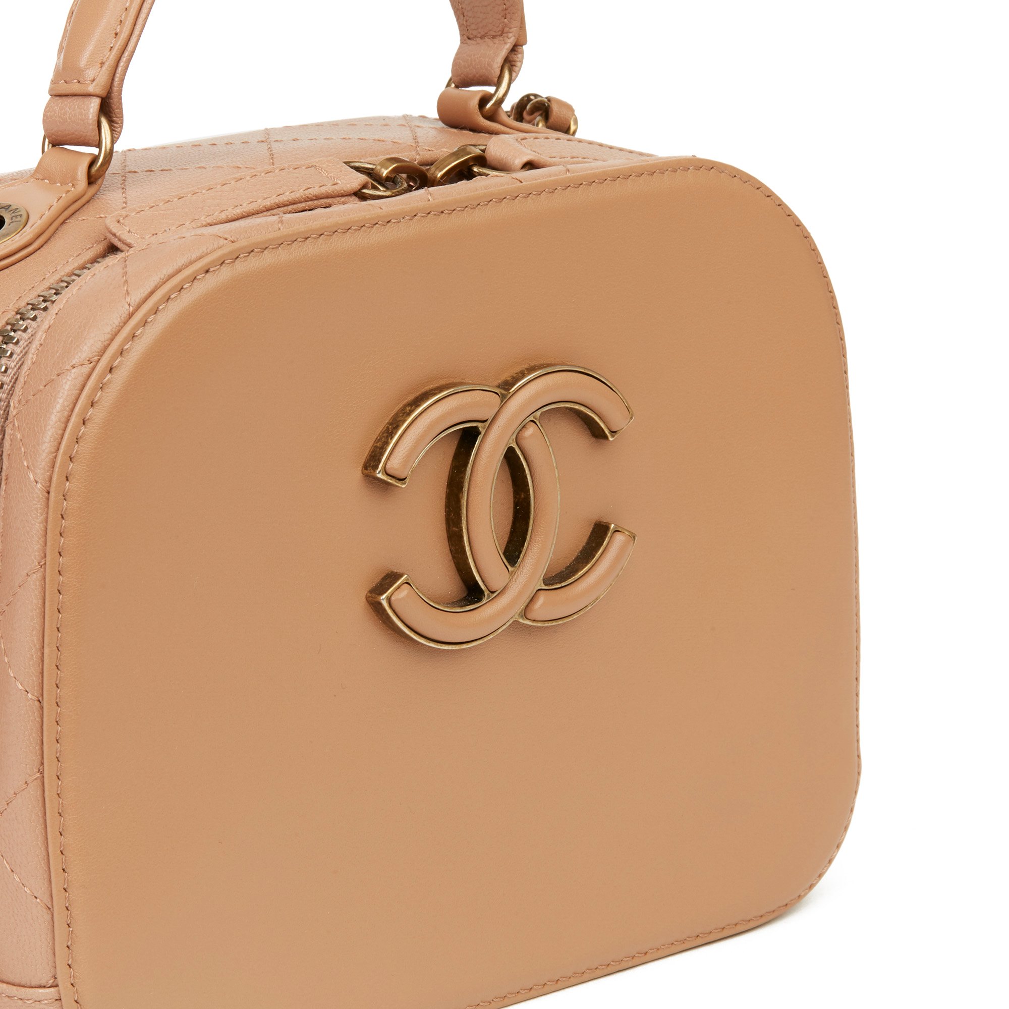 Chanel Small Coco Curve Vanity Bag 2017 HB3474 | Second Hand Handbags