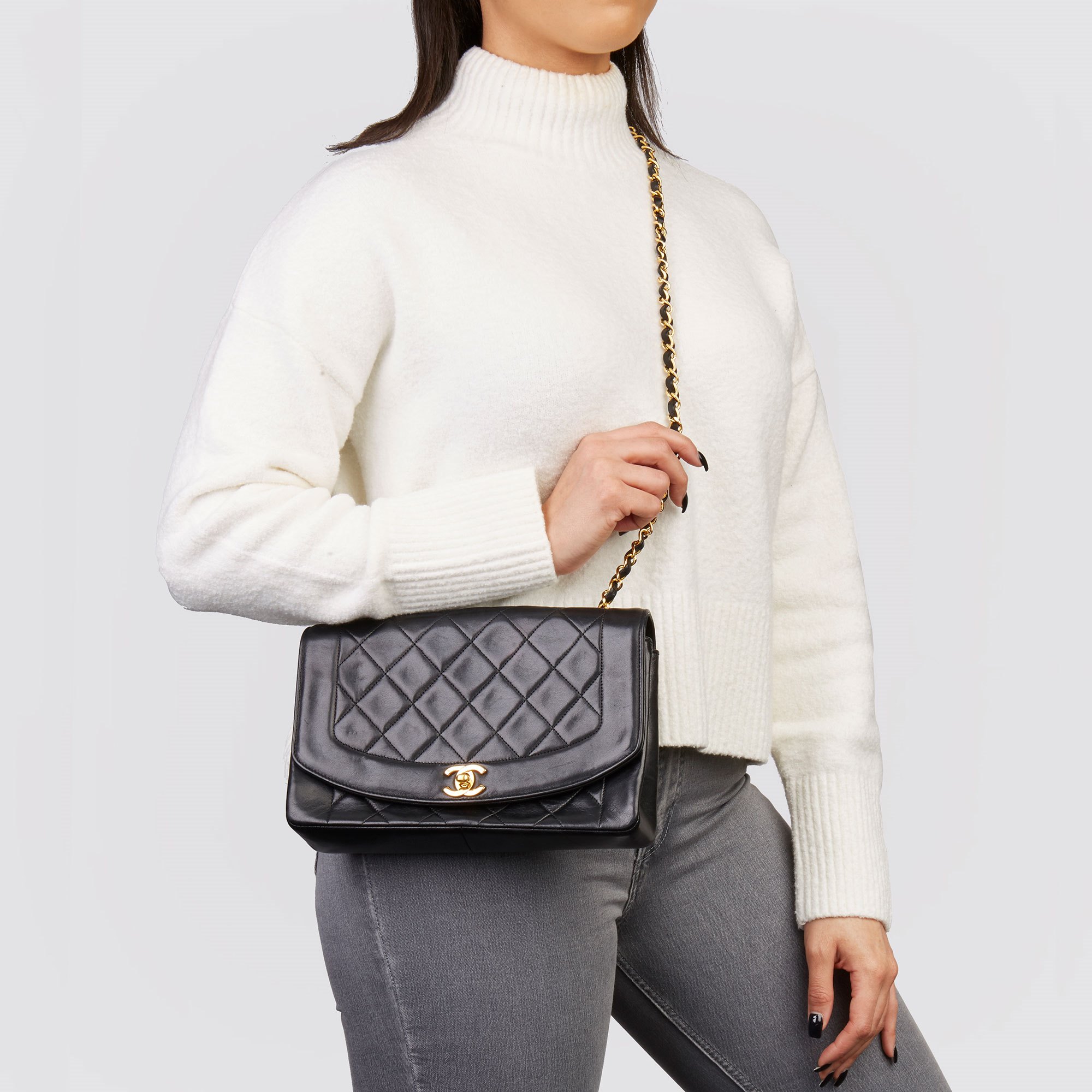 Chanel Medium Diana Classic Single Flap Bag 1991 HB3563 | Second Hand  Handbags