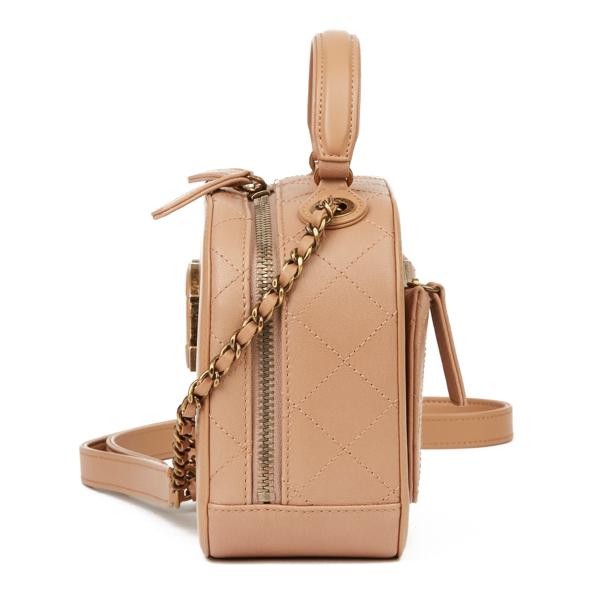 Chanel Small Coco Curve Vanity Bag 2017 HB3610 | Second Hand Handbags