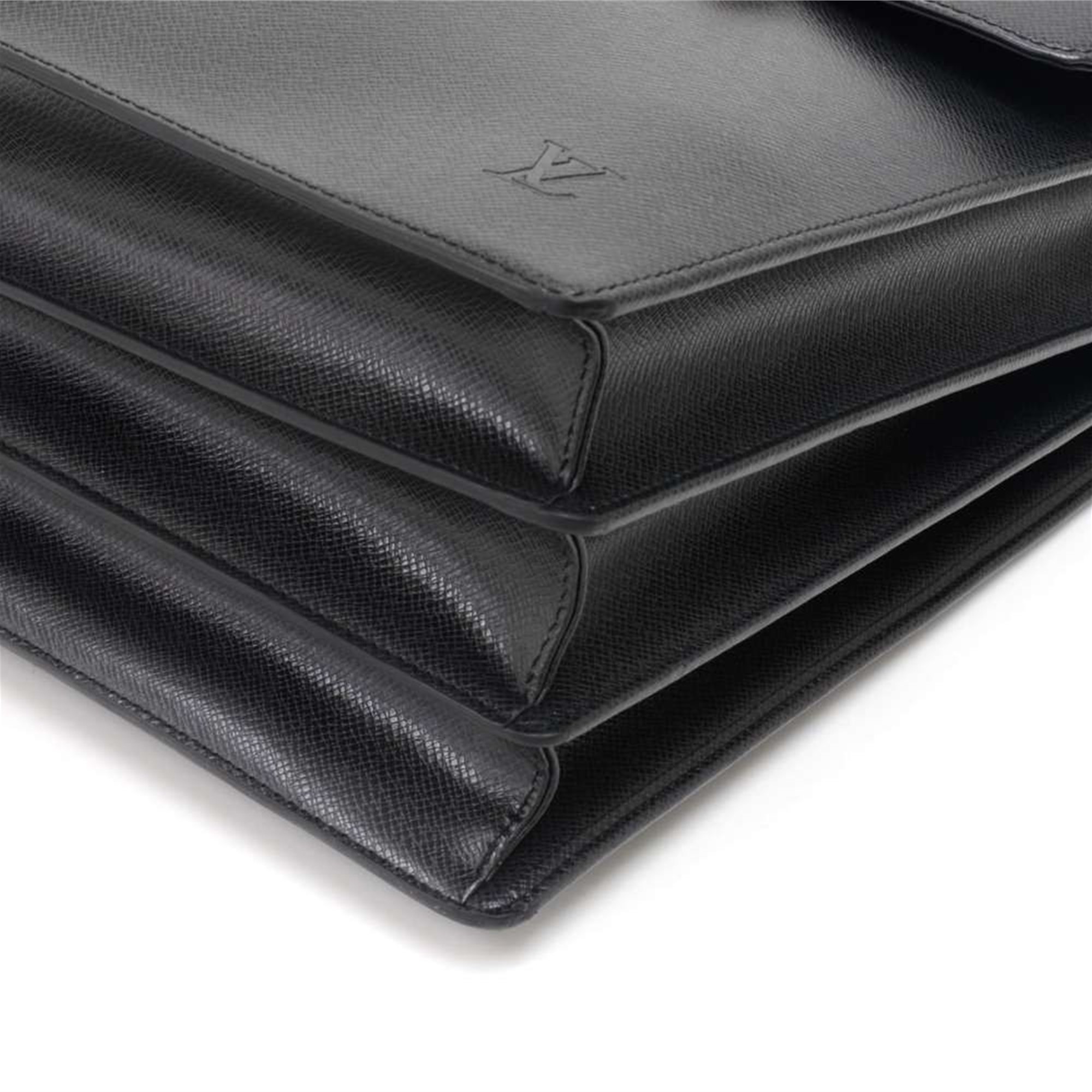 Louis Vuitton Black Taiga Leather Serviette Tobol