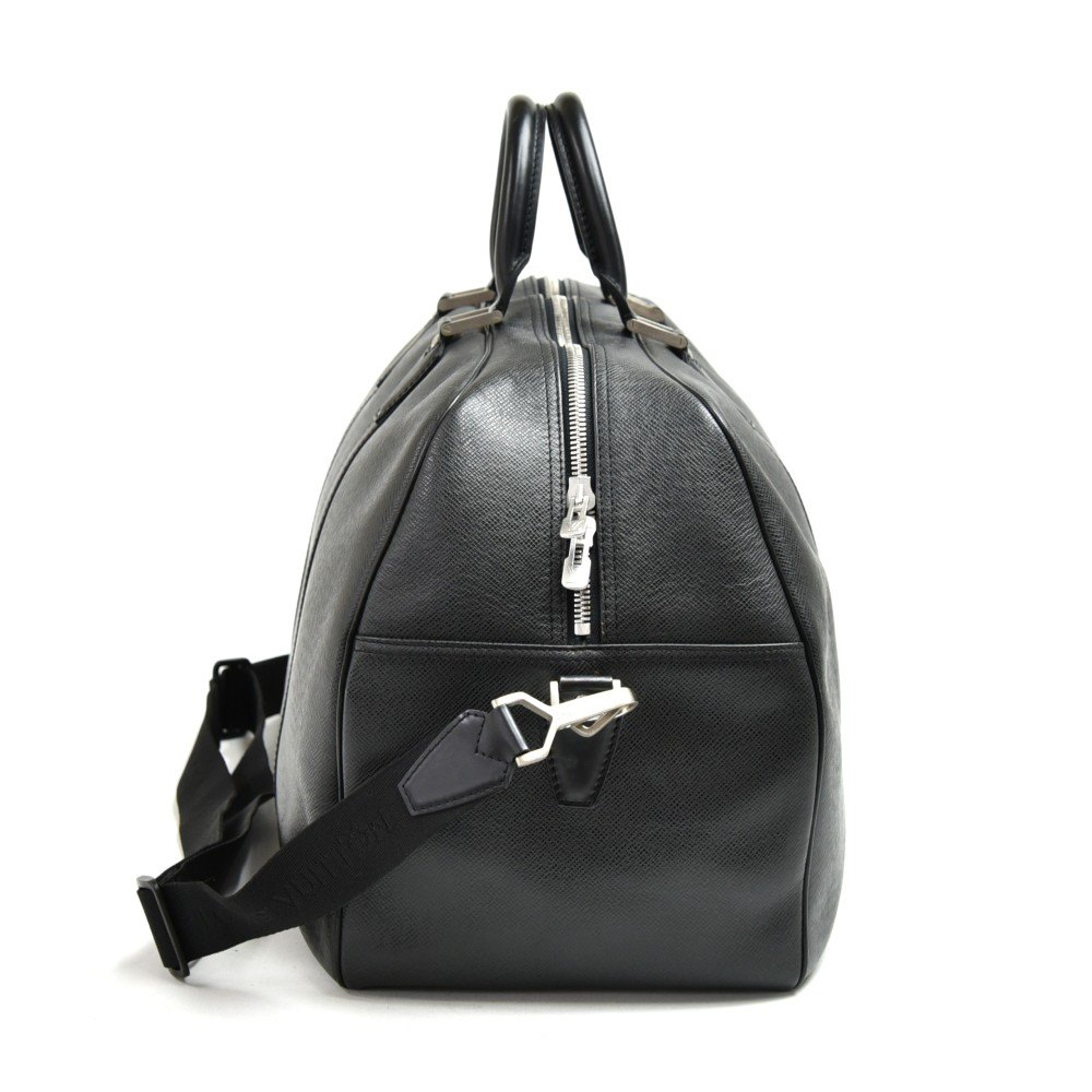 Louis Vuitton Black Taiga Leather Kendall PM