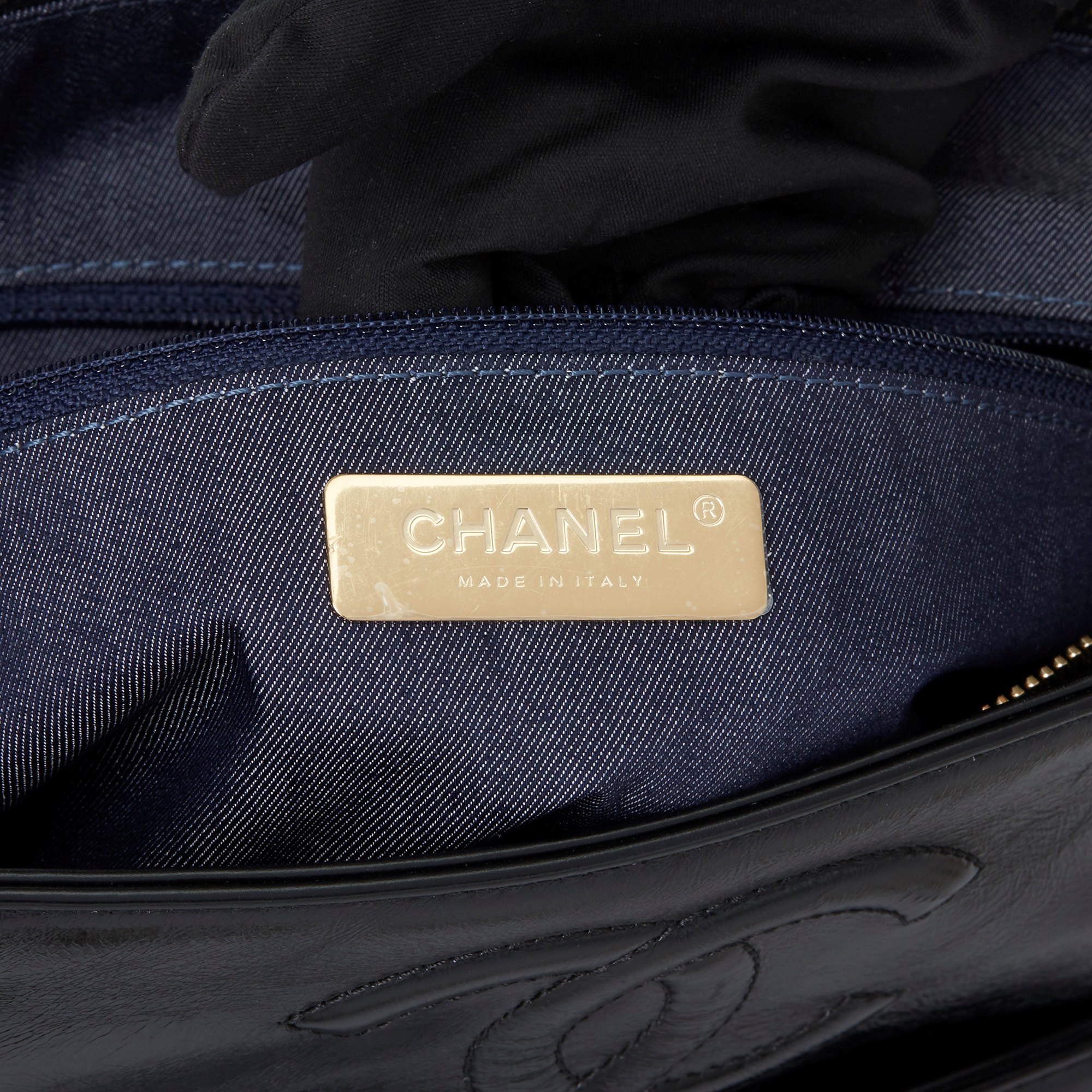 Chanel Black Quilted Aged Calfskin Leather En Vogue Hobo Bag