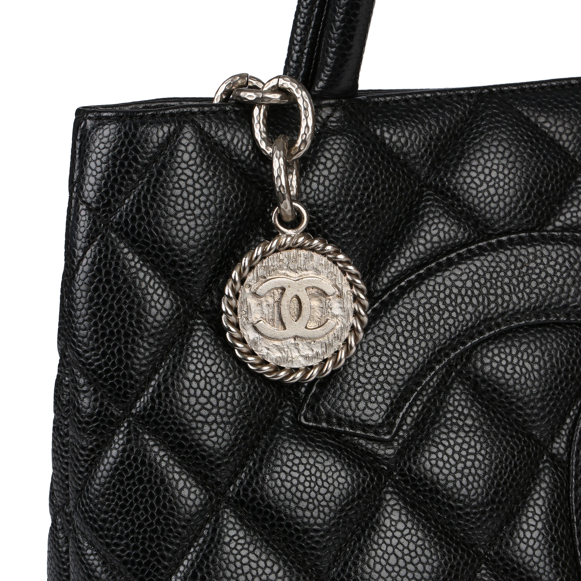 Chanel Medallion Tote 2002 HB3753 | Second Hand Handbags | Xupes