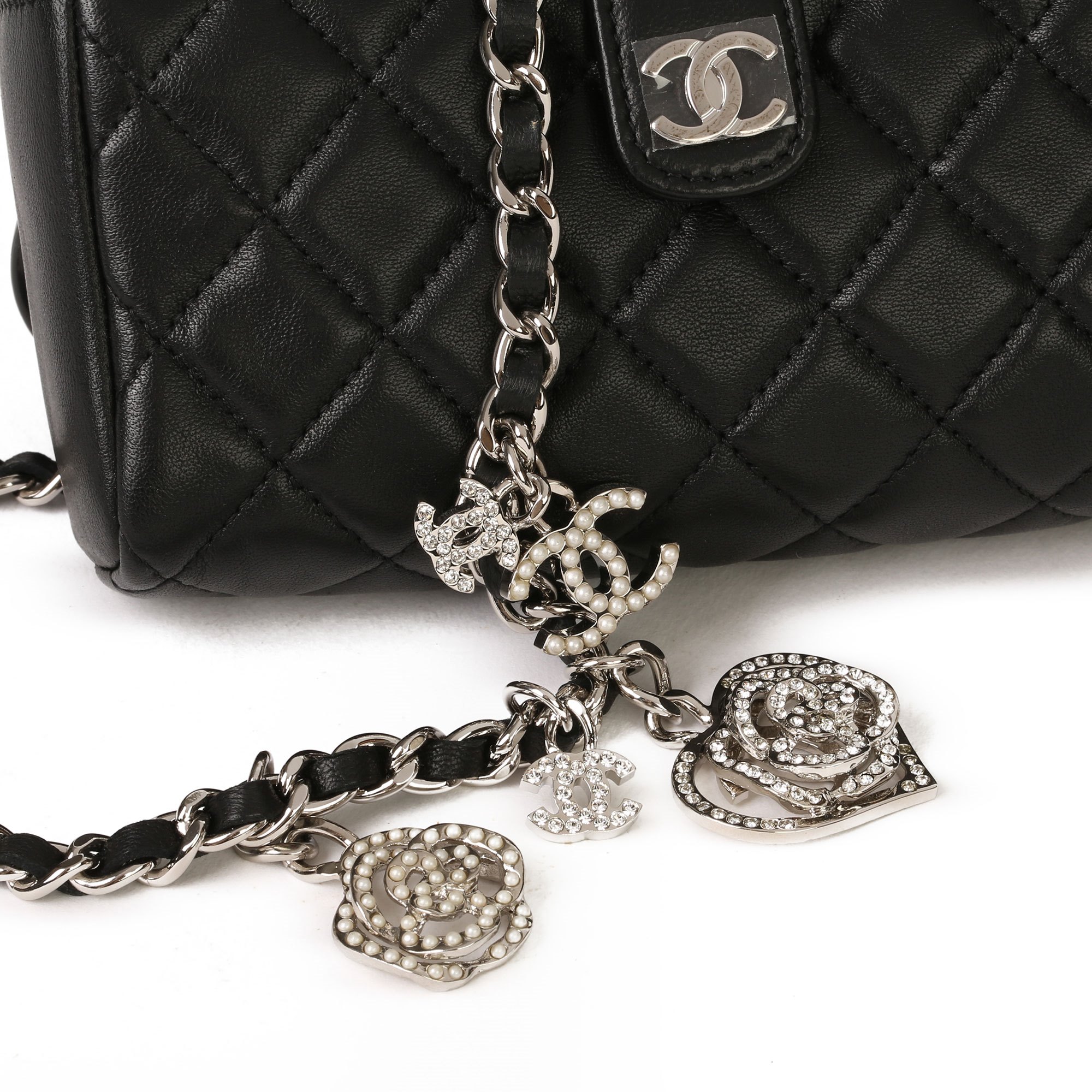 Chanel Pouch-on-Chain 2014 HB3816 | Second Hand Handbags | Xupes