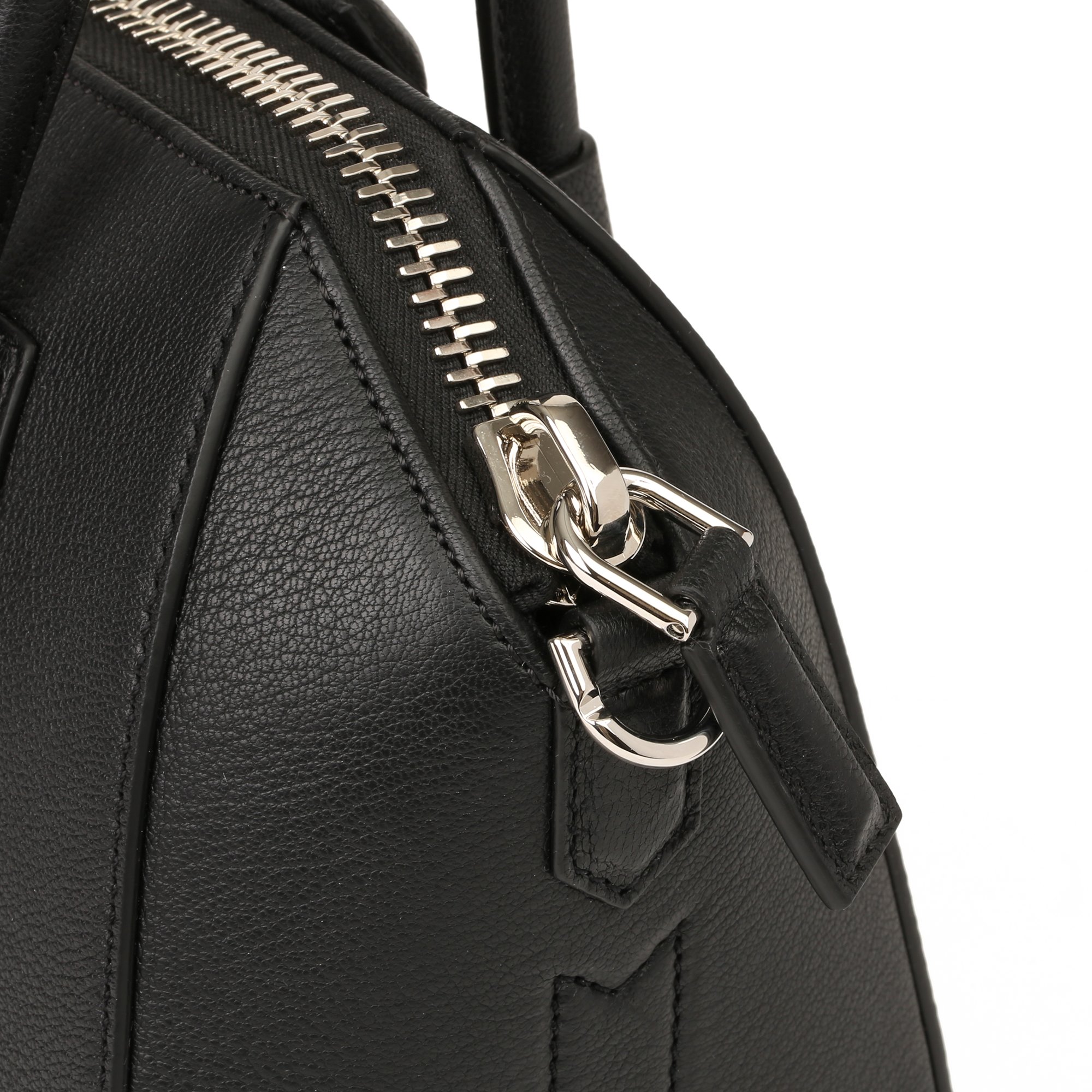 Givenchy Mini Antigona 2020 HB3787 | Second Hand Handbags | Xupes