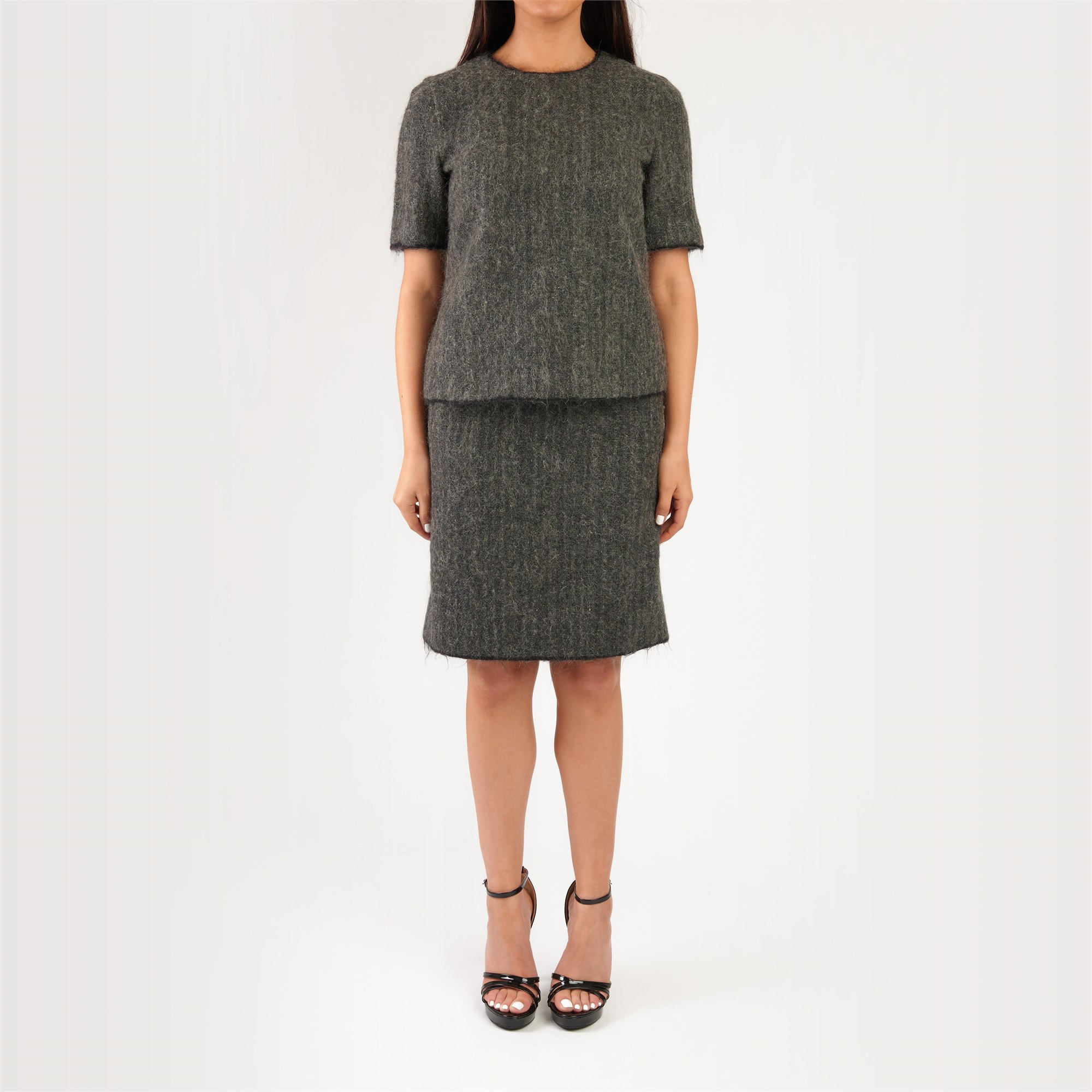 Prada Grey Wool Mohair Top & Skirt Co-Ord WAHF-C033 | Second Hand Xupes  Exclusive