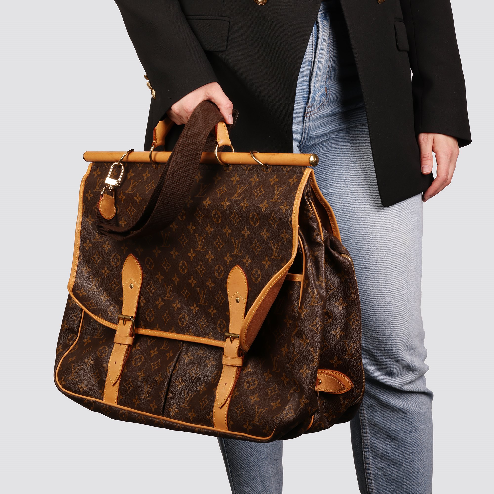 Louis Vuitton Hunting 2002 CB429 | Second Hand Handbags | Xupes