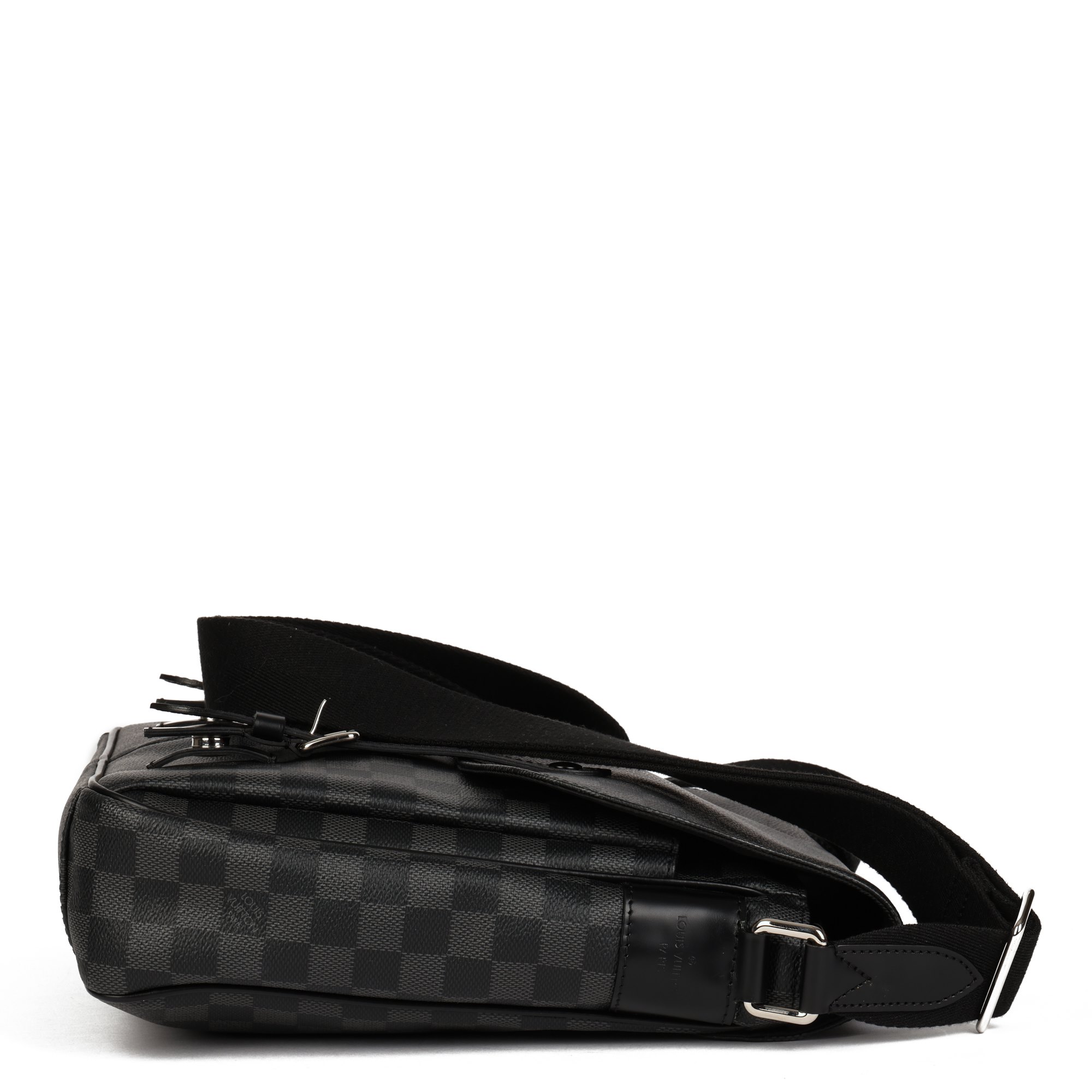 Louis Vuitton Christopher Messenger 2015 HB4066 | Second Hand Handbags