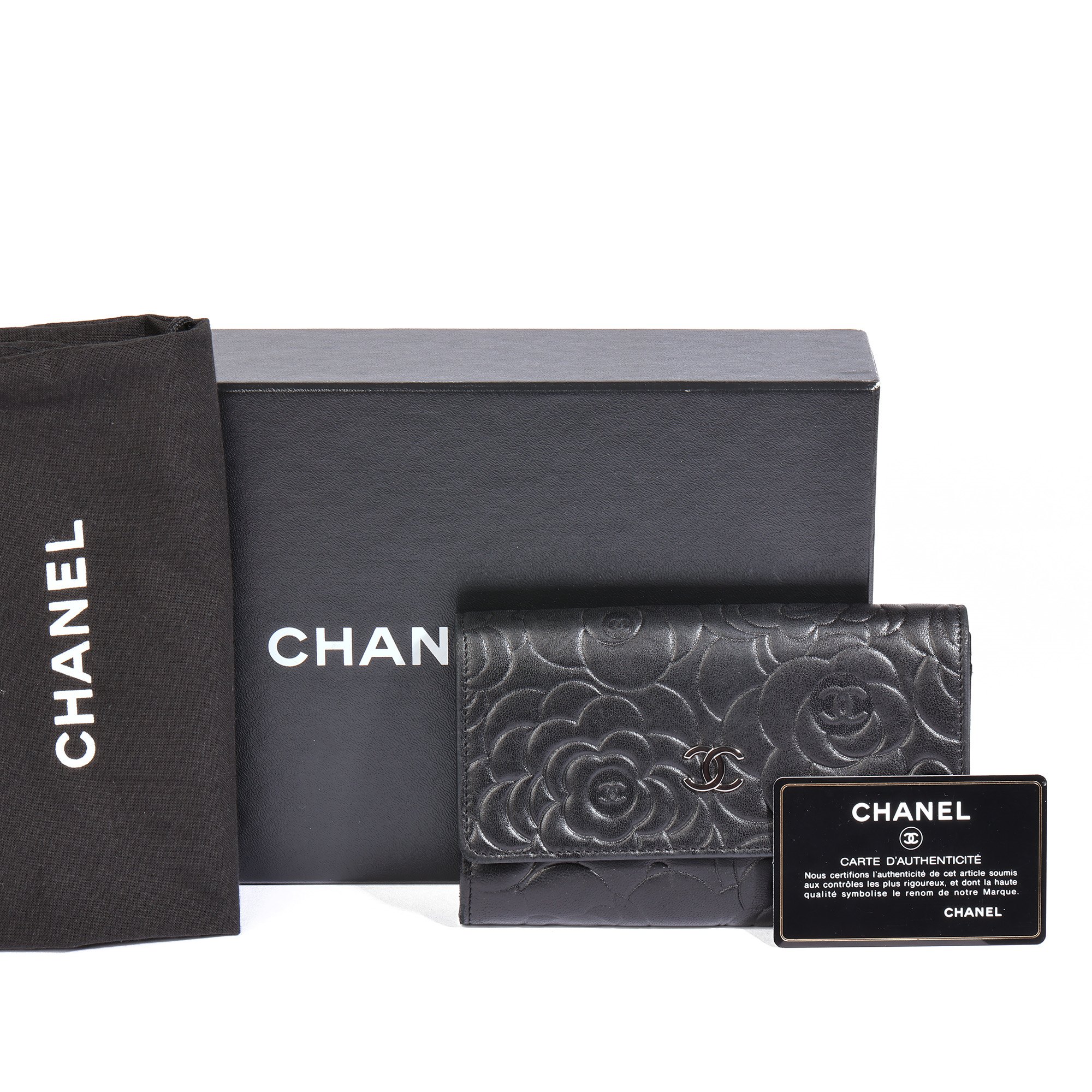 chanel camellia flap wallet