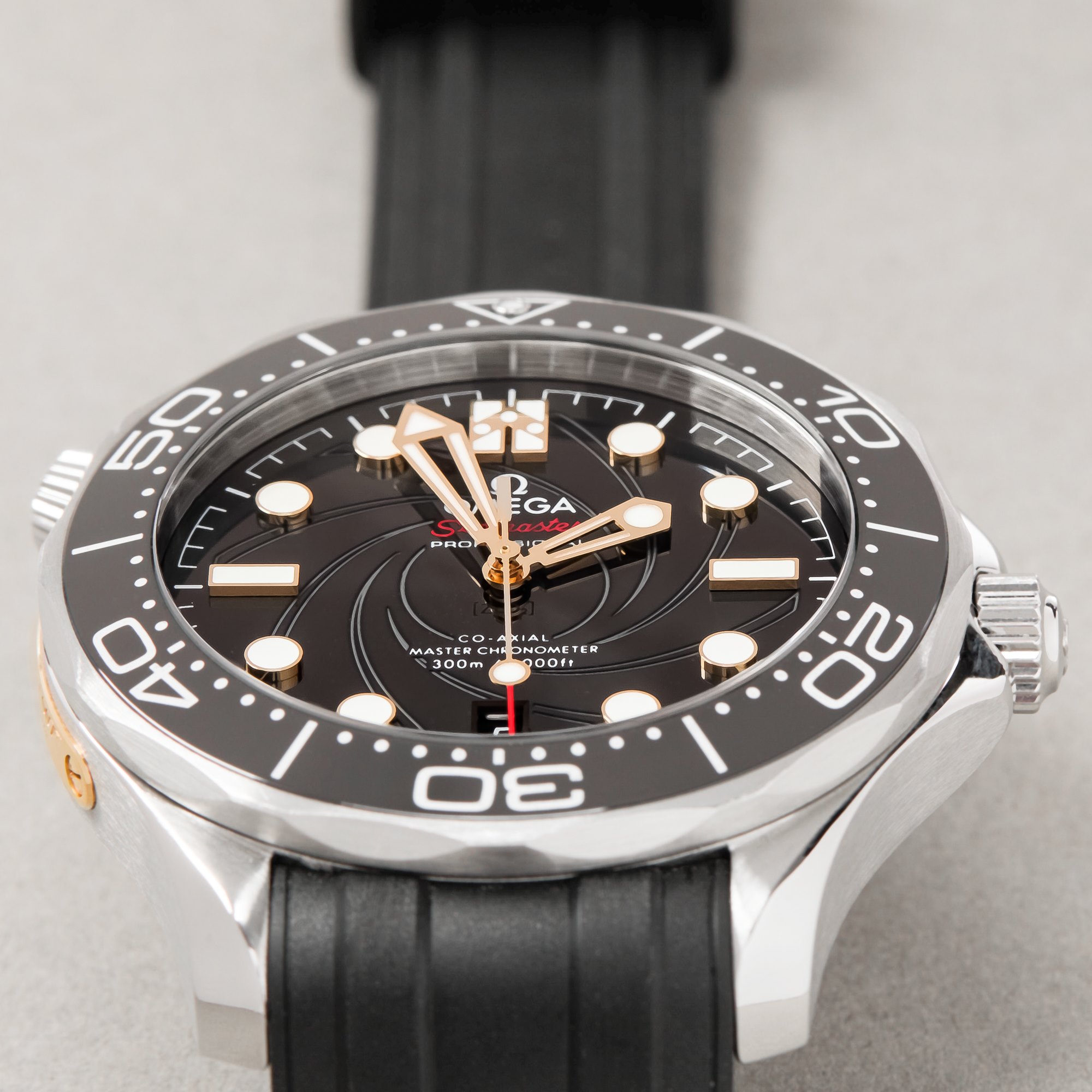 Omega Seamaster James Bond Spectre Limited Edition to 7007 Pieces Stainless Steel 210.22.42.20.01.004