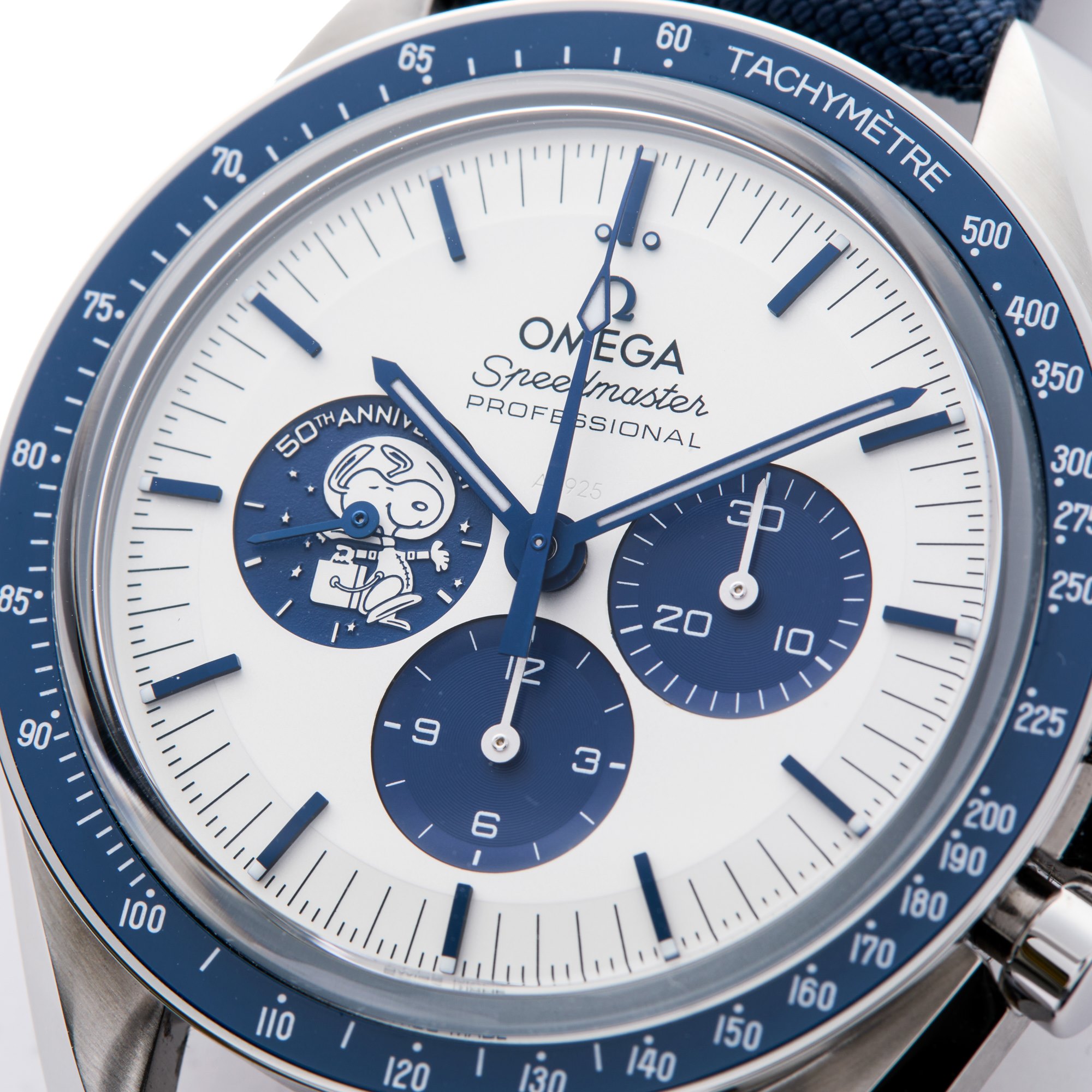 Omega Speedmaster Silver Snoopy Award Anniversary Series Roestvrij Staal 310.32.42.50.02.001