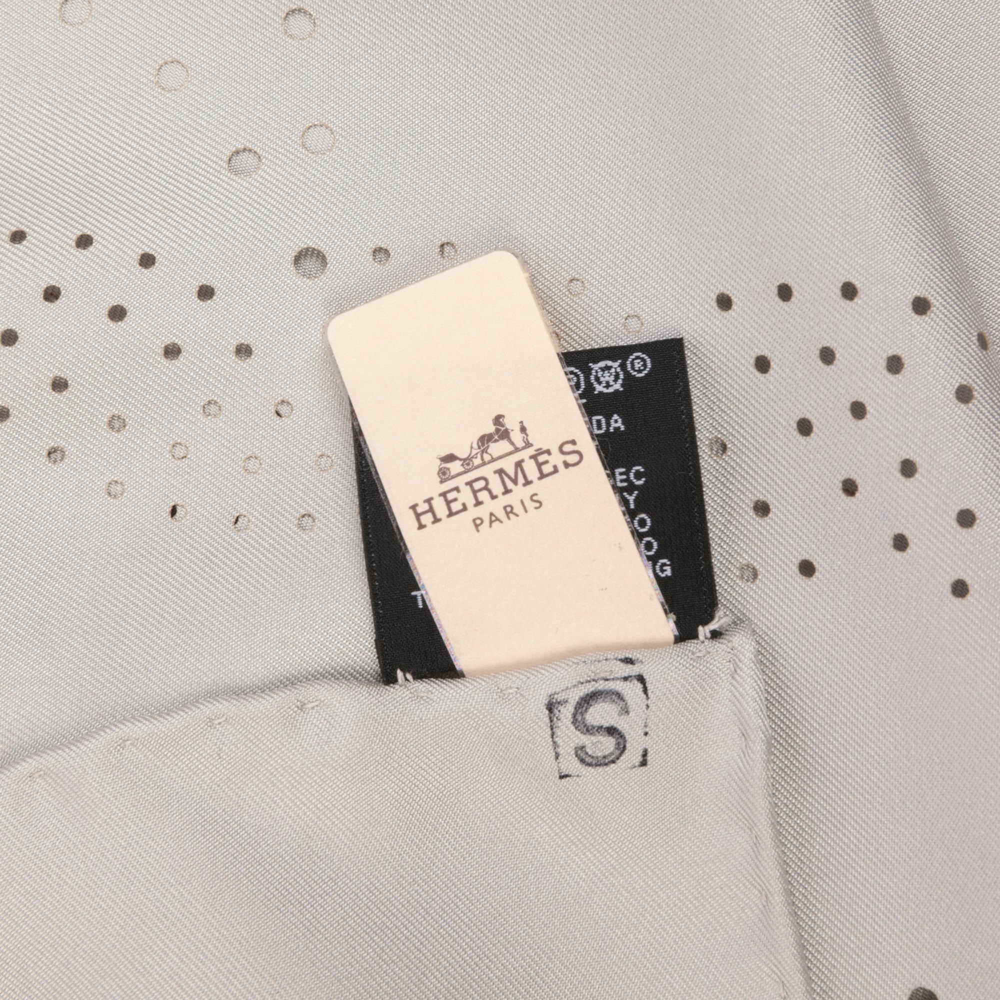 Hermès Gris, Silk Quadrige II 90 Scarf