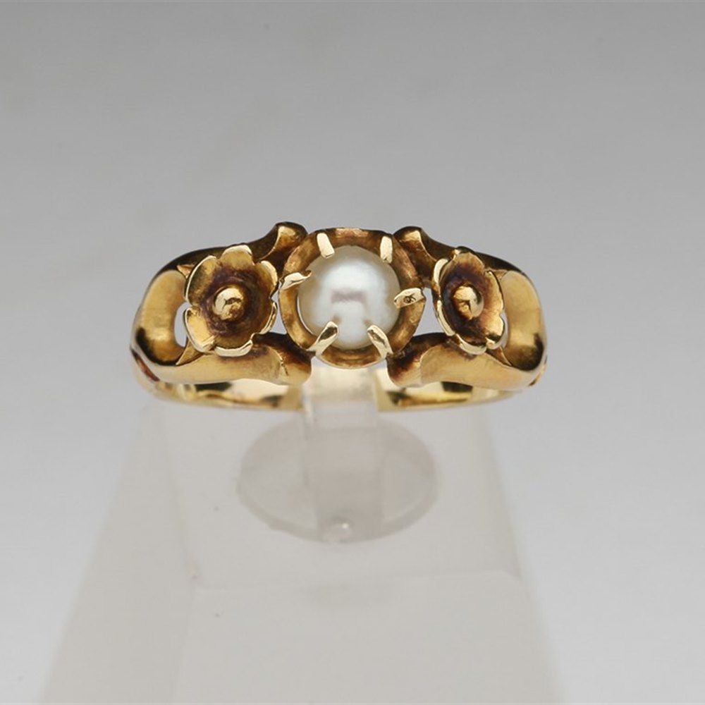 9k Yellow Gold 9k Yellow Gold Sea Pearl Floral Ring