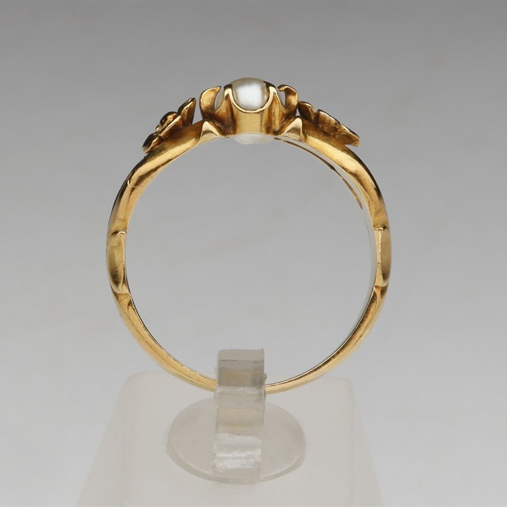 9k Yellow Gold 9k Yellow Gold Sea Pearl Floral Ring