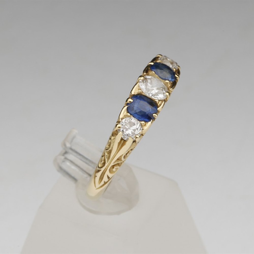 18k Yellow Gold Vinatge 18k Yellow Gold Diamond & Sapphire Ring