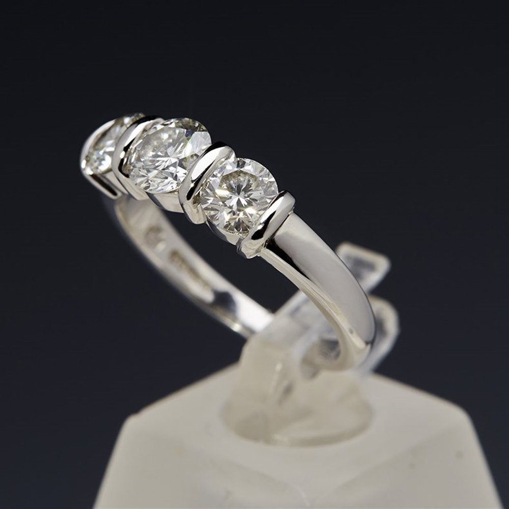Platinum Platinum 1.29cts VS1 H 3 Stone Diamond Ring