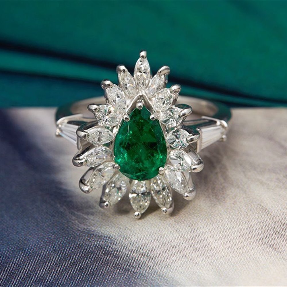 18k White Gold Vintage Platinum 1.00ct Colombian Emerald & 1.84ct Diamond Ring